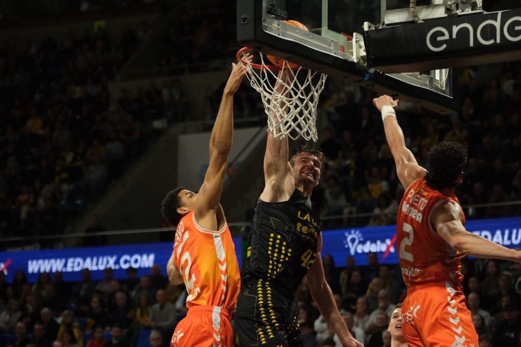 Partido de ensueño de La Laguna Tenerife ante el Valencia BC (89-71)