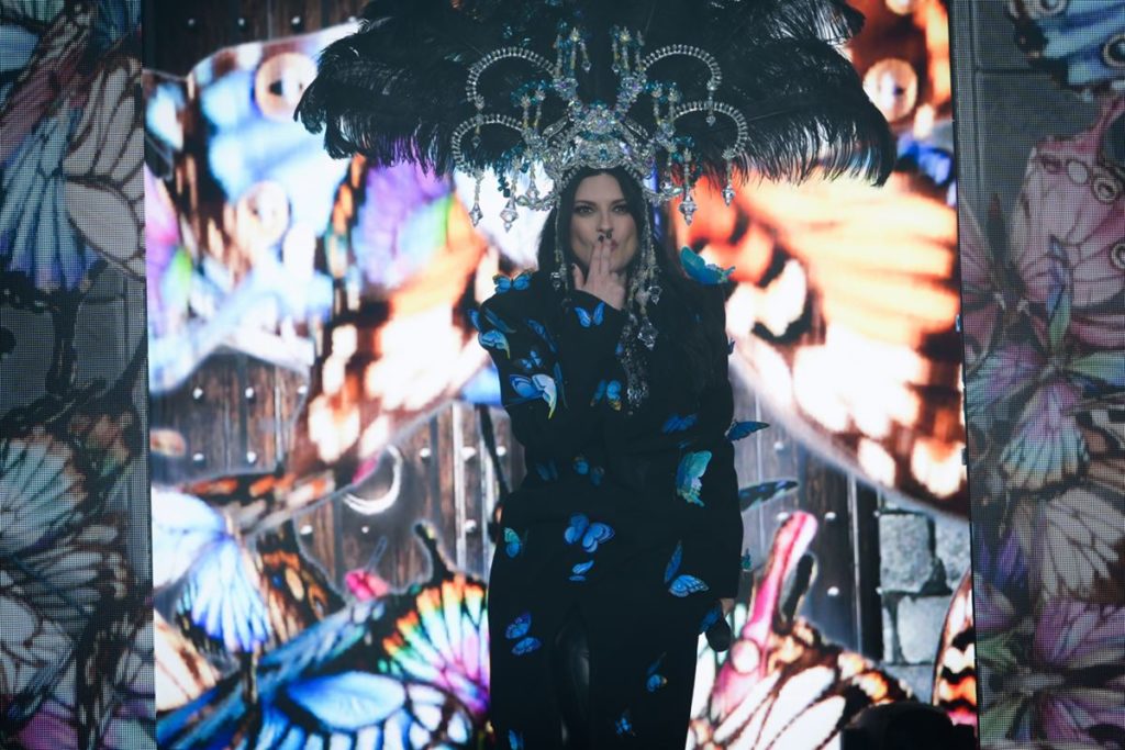 Arona se rinde ante Laura Pausini en su primera gran cita en Canarias