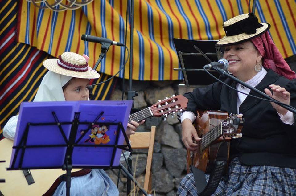 Lourdes Toledo: una vida entre cuerdas, coplas y danzas en Icod de los Vinos. | DA