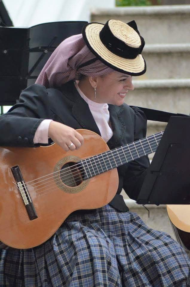Lourdes Toledo: una vida entre cuerdas, coplas y danzas en Icod de los Vinos. | DA