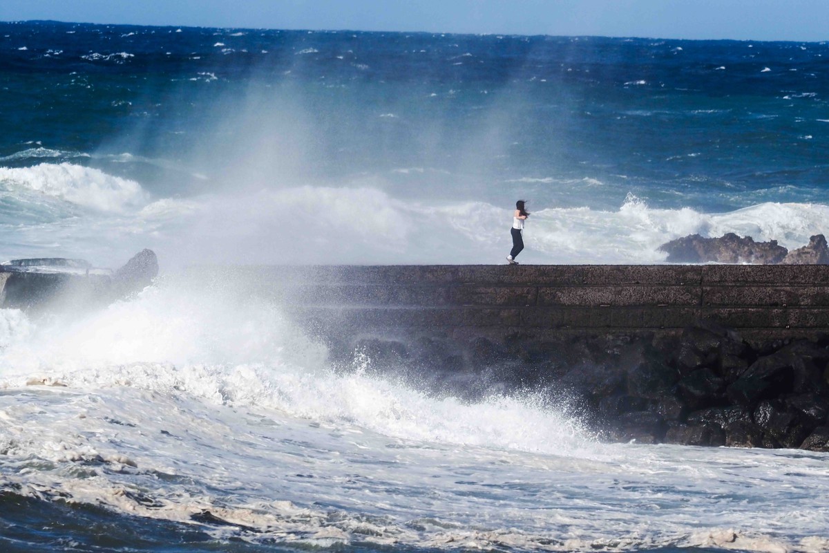 La alerta por lluvias se mantiene en Canarias y el viento pasa prealerta por la borrasca Therese