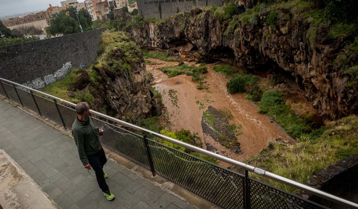 La borrasca Therese no da tregua a Canarias: núcleos intensos podrían dejar 120 litros de lluvia en las próximas horas