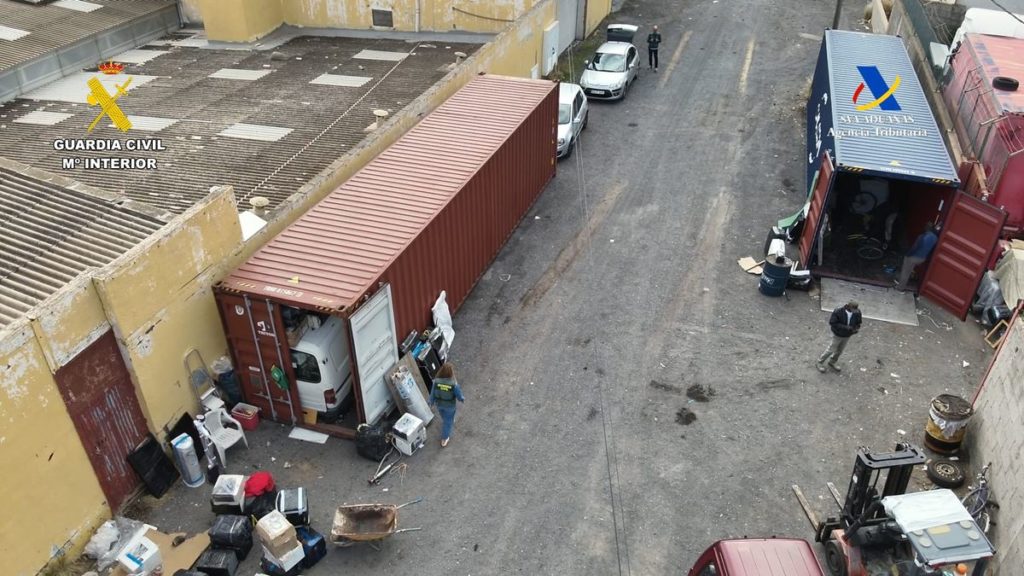 El peligroso negocio oculto en el Puerto de Santa Cruz: 32 investigados por enviar motores tóxicos al extranjero