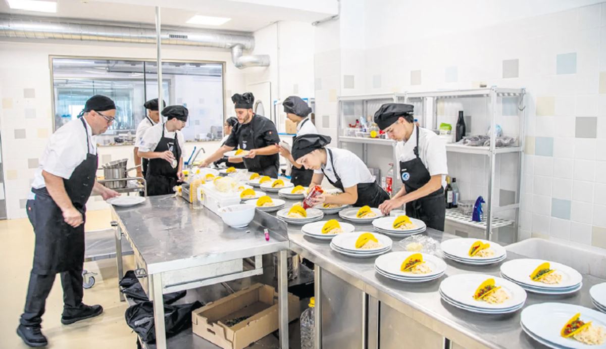 El restaurante pedagógico del CIPF de Adeje: cómo convertir el aula en un comedor