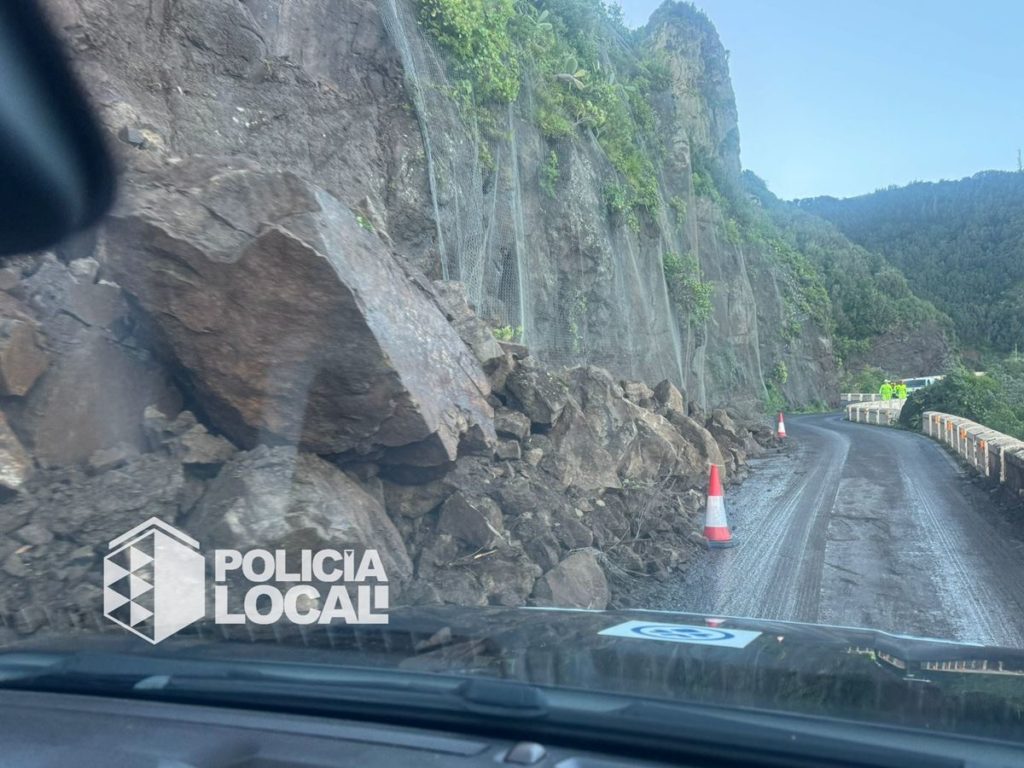 Reabren un carril de la carretera TF-134, que había sido cerrada por desprendimientos