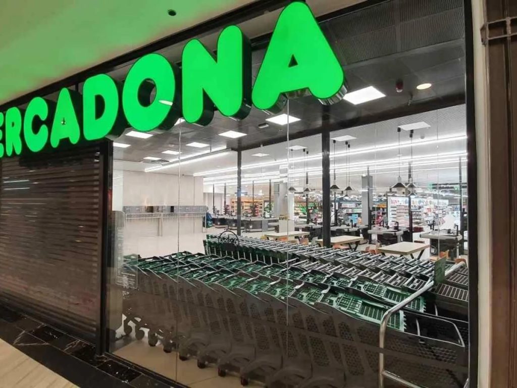 Mercadona lanza su calendario oficial para Semana Santa 2026: el día que no abrirá ni una sola tienda
