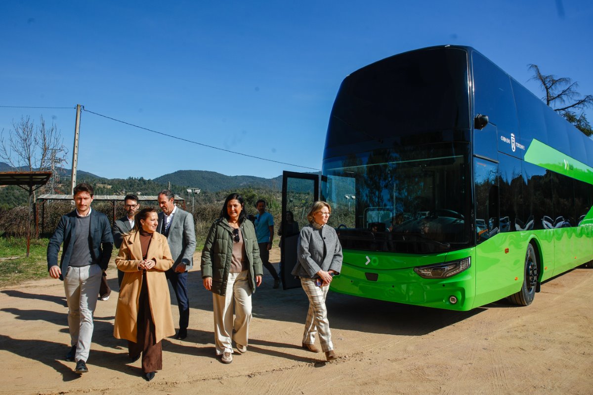 Tenerife da un nuevo salto en la capacidad de su transporte público con las primeras guaguas de dos pisos de Canarias