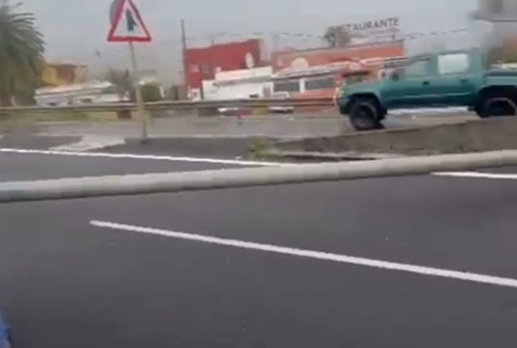 Aseguran que la farola caída en la TF-5 estaba en mal estado