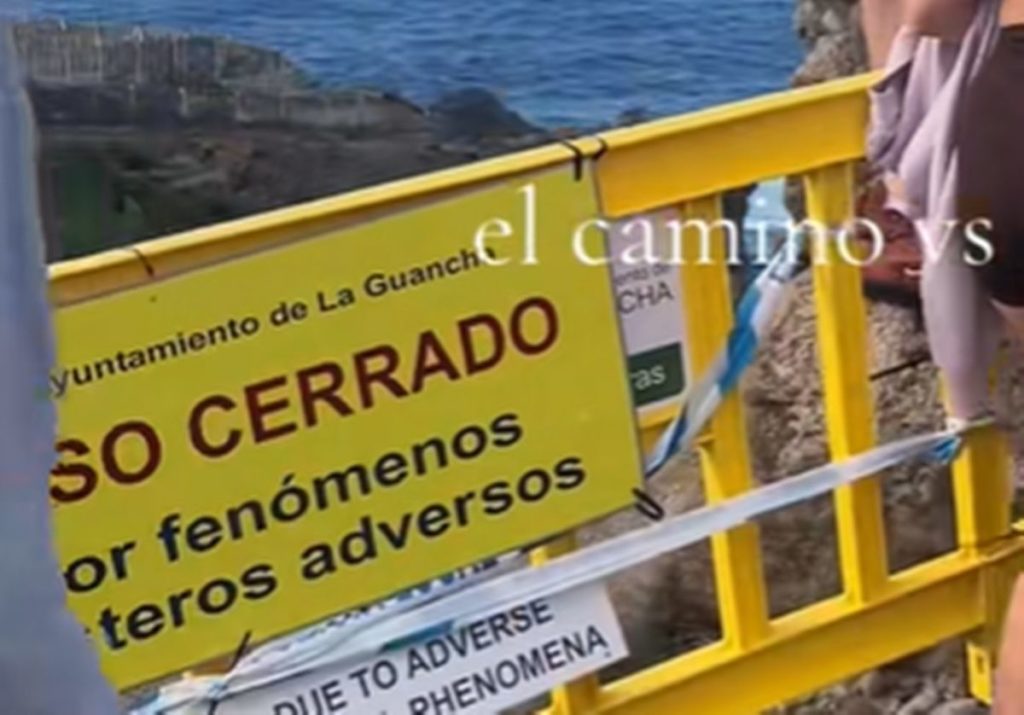 Indignación en Tenerife: un grupo de jóvenes se salta el cierre de una playa por la borrasca Therese