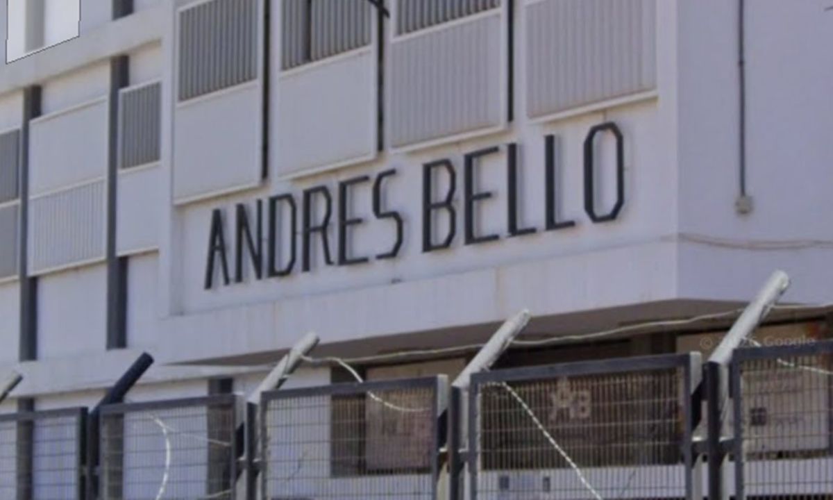 Desalojan un instituto de Santa Cruz de Tenerife por la rotura de tuberías
