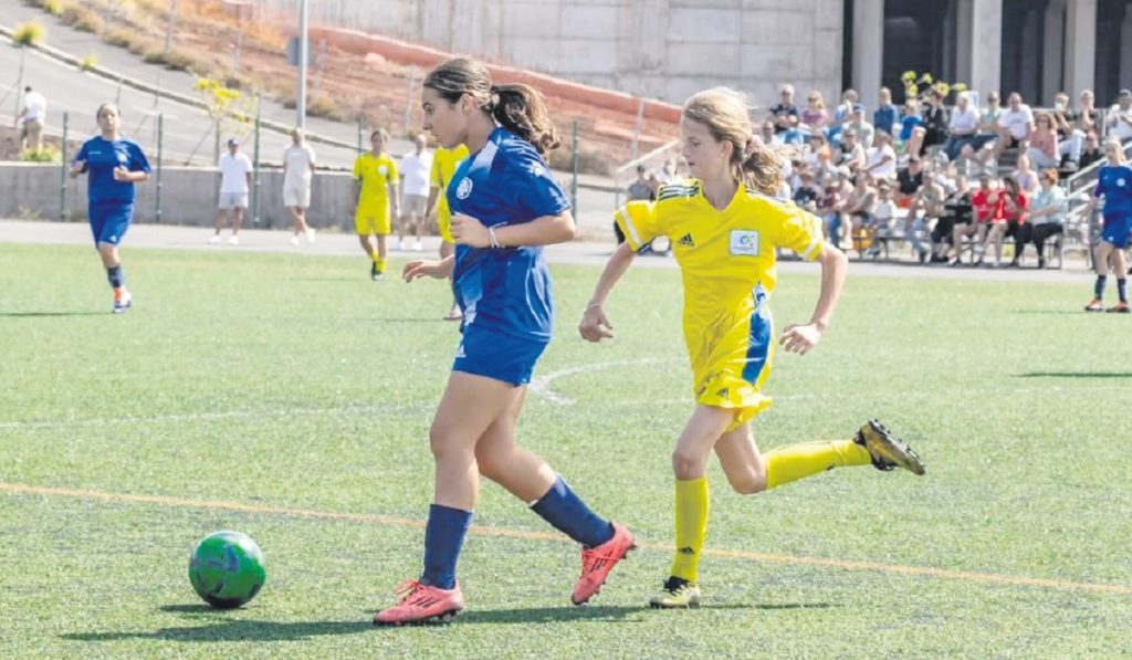 El fútbol femenino se triplica en Tenerife en apenas tres años