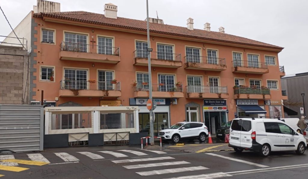 Tenerife Court Orders Water Connection for Resident Denied by Local Council
