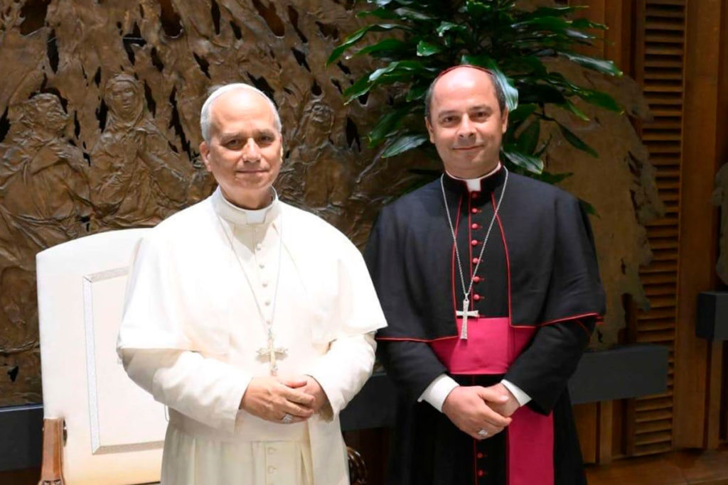 El obispo de Tenerife, Eloy Santiago, con el Papa León XIV