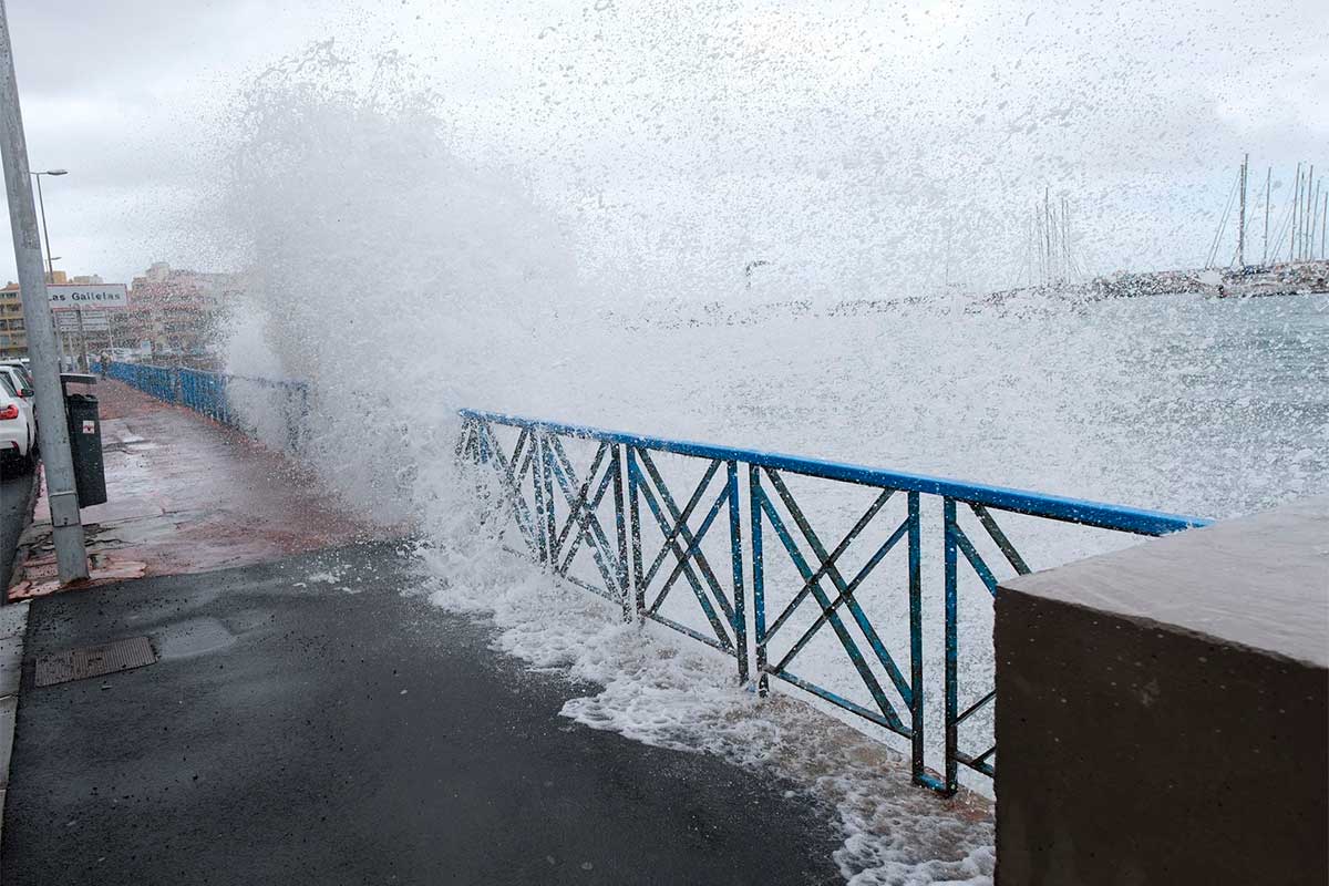 Canarias activa la alerta por inundaciones y desprendimientos