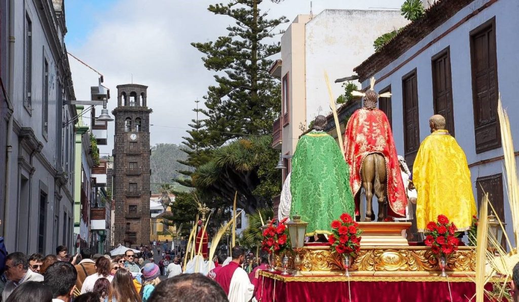 Palmas y olivos bendecidos de fe dan inicio a la Semana Santa lagunera