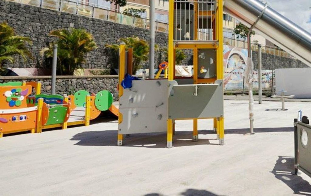 El kiosco de Santa Cruz que escondía kilos de hachís y cocaína a 5 metros de un parque infantil