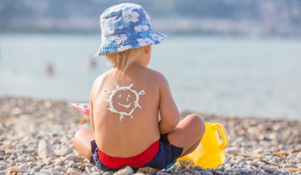 Sanidad ordena retirar un lote de crema solar para bebés por falta de protección. DA
