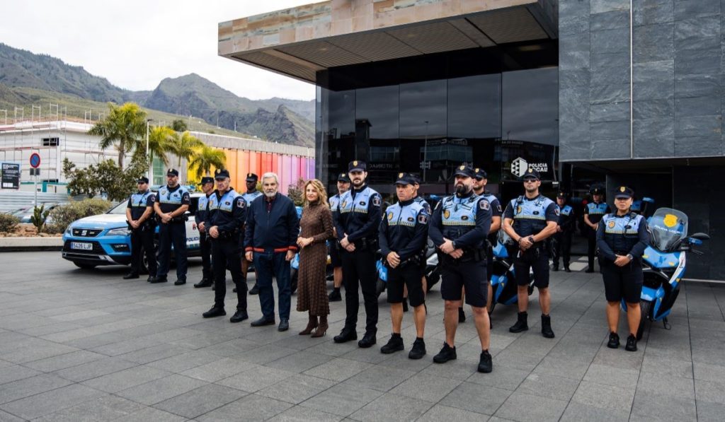 Adeje instaura una unidad específica de playas en la Policía Local con 12 agentes