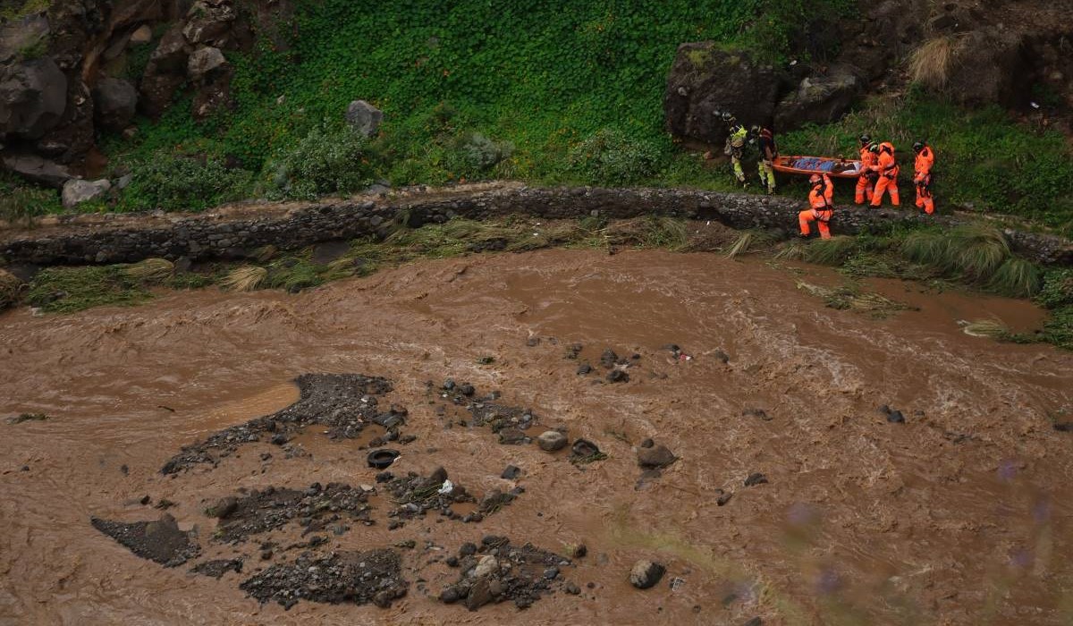 Santa Cruz de Tenerife pasa a estar en alerta máxima por la borrasca Therese: todo suspendido