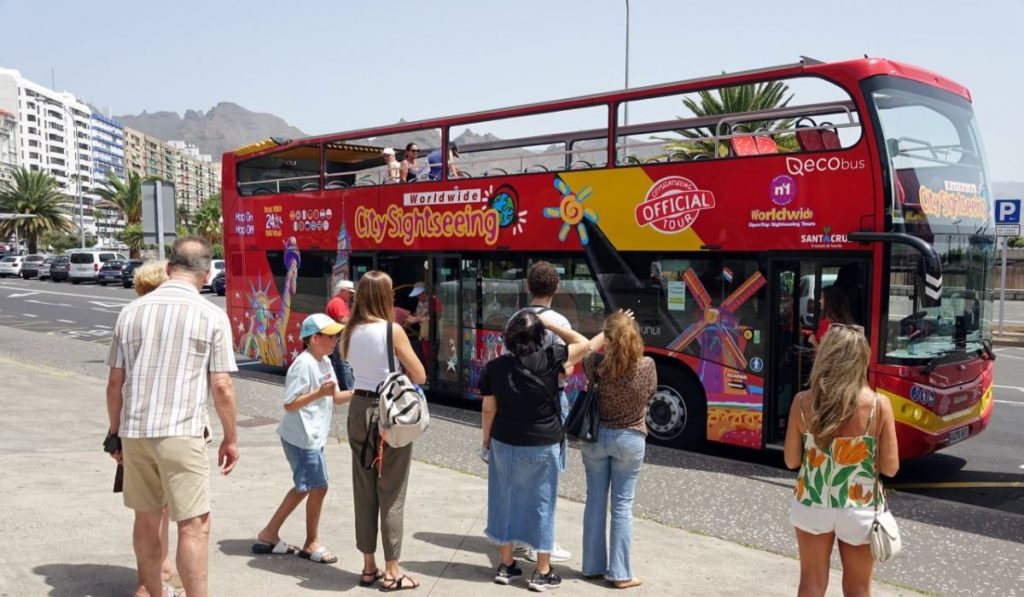 La guagua turística de Santa Cruz será gratis para residentes. DA