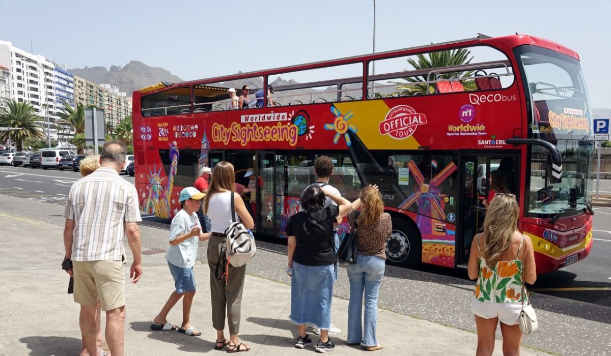 La guagua turística de Santa Cruz será gratis para residentes. DA