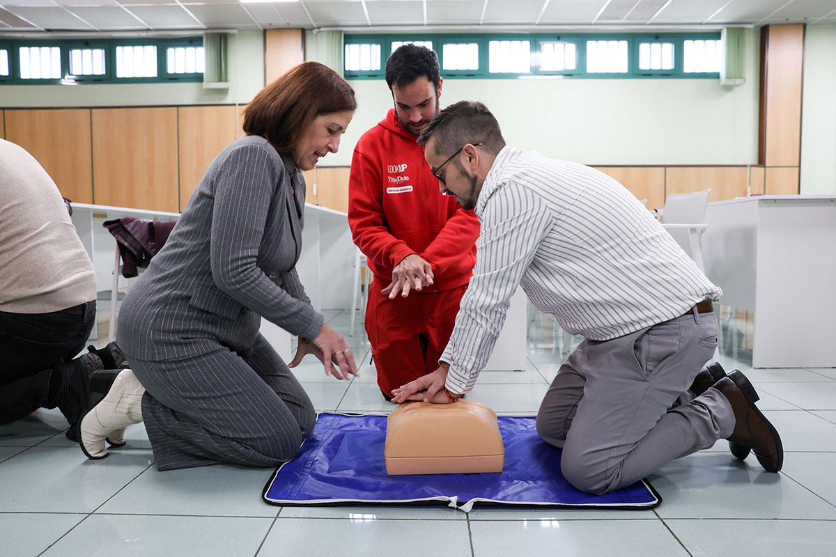 HiperDino convierte varios de sus establecimientos en espacios cardioprotegidos