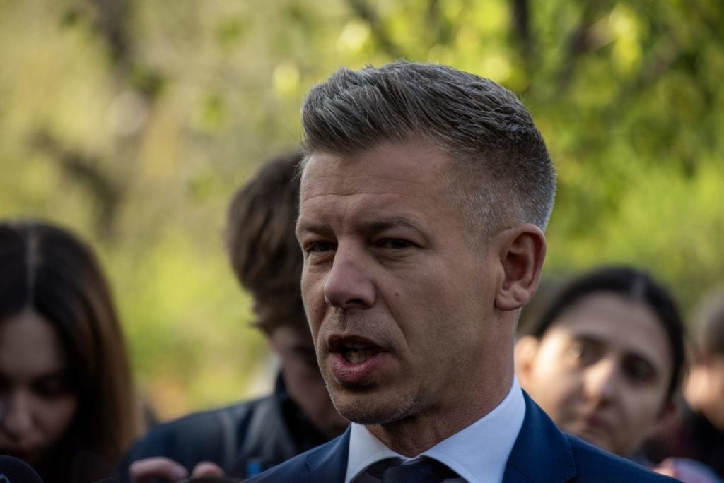 Péter Magyar logra mayoría cualificada de dos tercios en Hungría y pone fin a la era Orbán