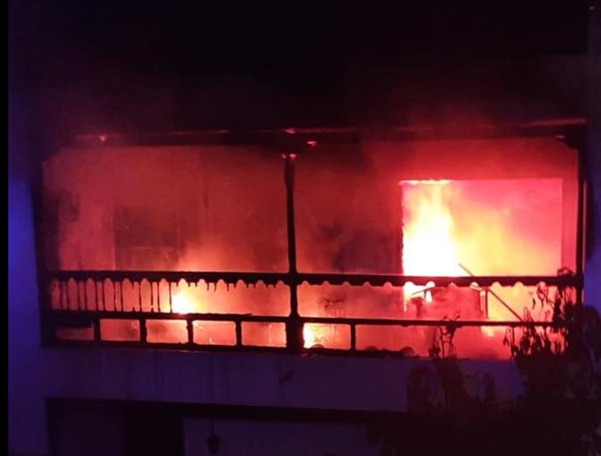 Todo lo que se sabe hasta el momento del incendio en Tenerife: una mujer fallecida y tres personas luchando por su vida