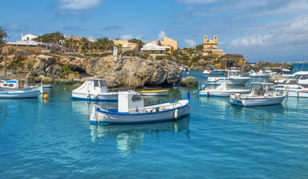 La isla habitada más pequeña de España quiere independizarse