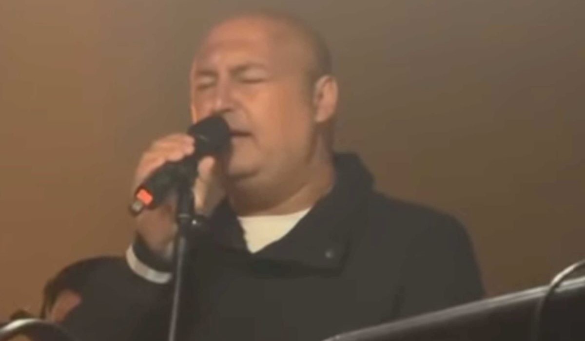 El alcalde de Granadilla canta (y bien) en ‘La Pasión’ un tema de ‘Jesucristo Superstar’. DA