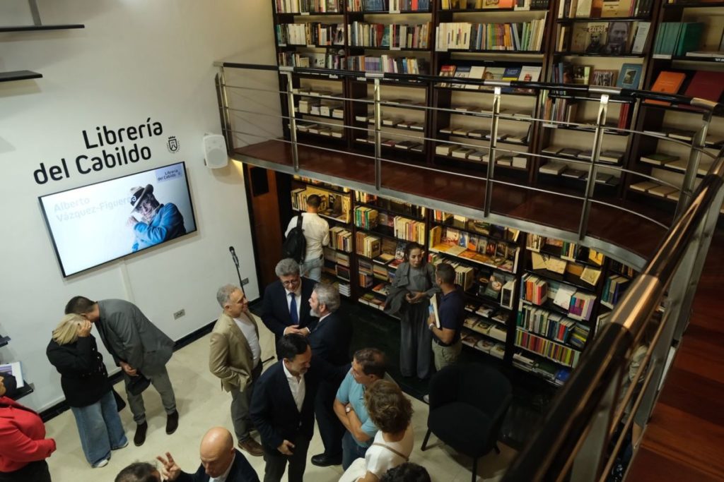 La Librería del Cabildo se reabre en Santa Cruz de Tenerife tras 6 años