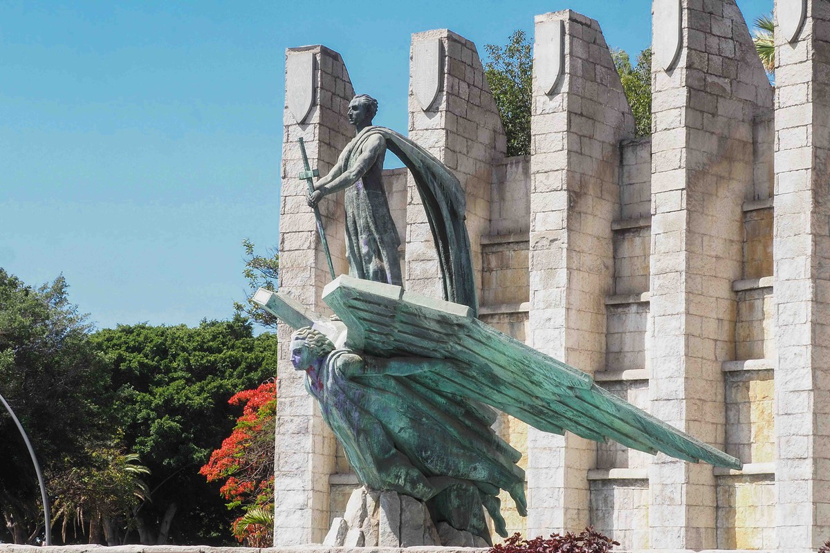 Rechazo del Gobierno de Canarias a declarar como BIC el monumento a Franco