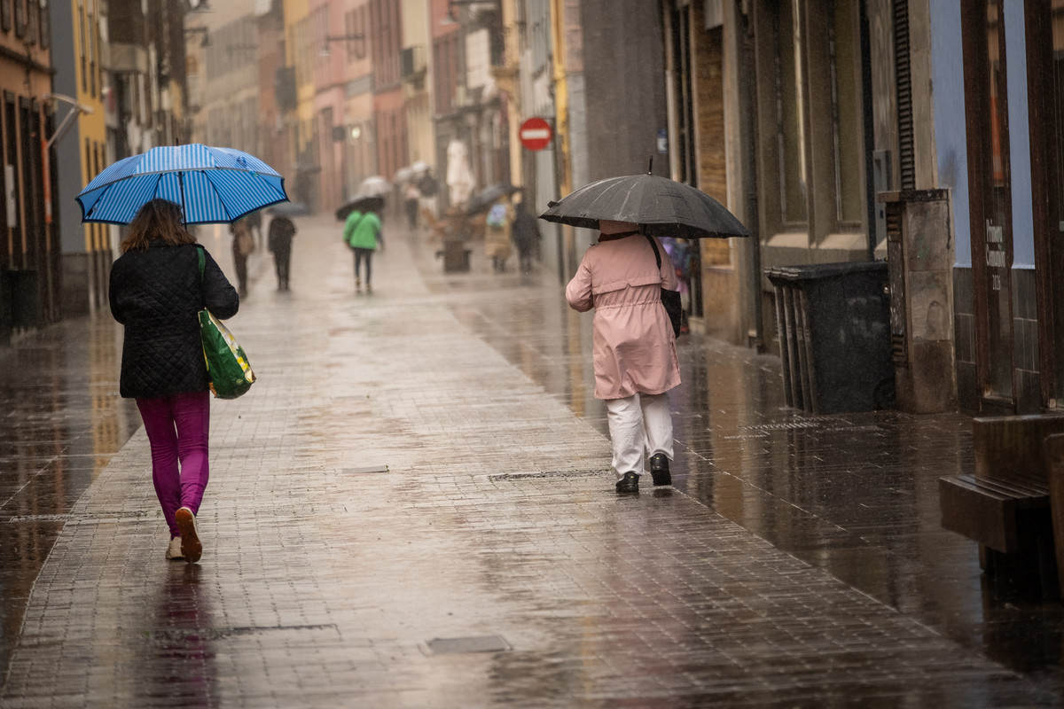 Giro del tiempo en Canarias: una borrasca dejará lluvias y viento fuerte