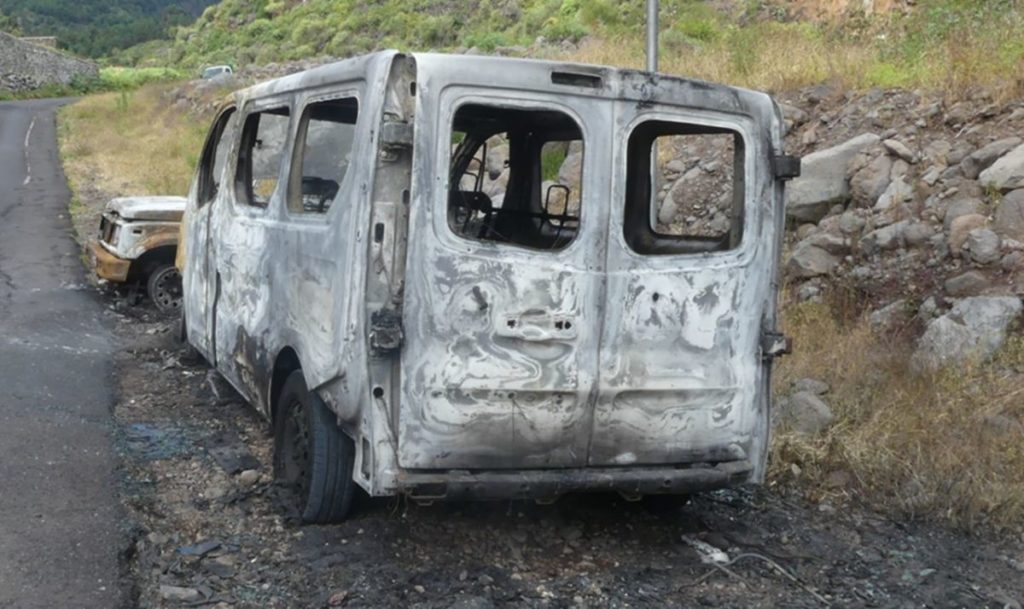 La Policía Nacional ha detenido al autor de un incendio de dos vehículos en la isla de La Palma