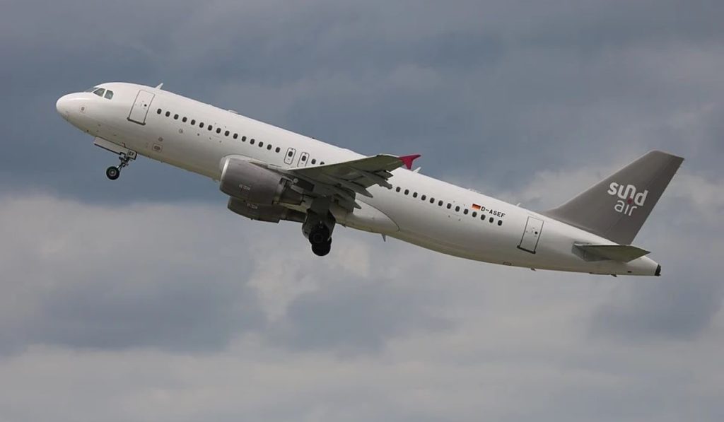 Desvían de inmediato un vuelo con destino Tenerife por una emergencia a bordo