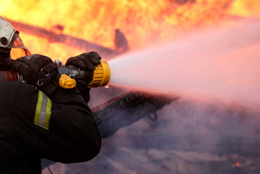 Susto en La Palma: dos ancianos hospitalizados tras el incendio de su cocina