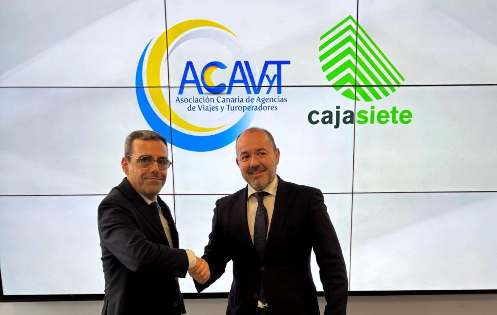 Cajasiete y la Asociación Canaria de Agencias de Viaje y Turoperadores firman un convenio para impulsar al sector turístico