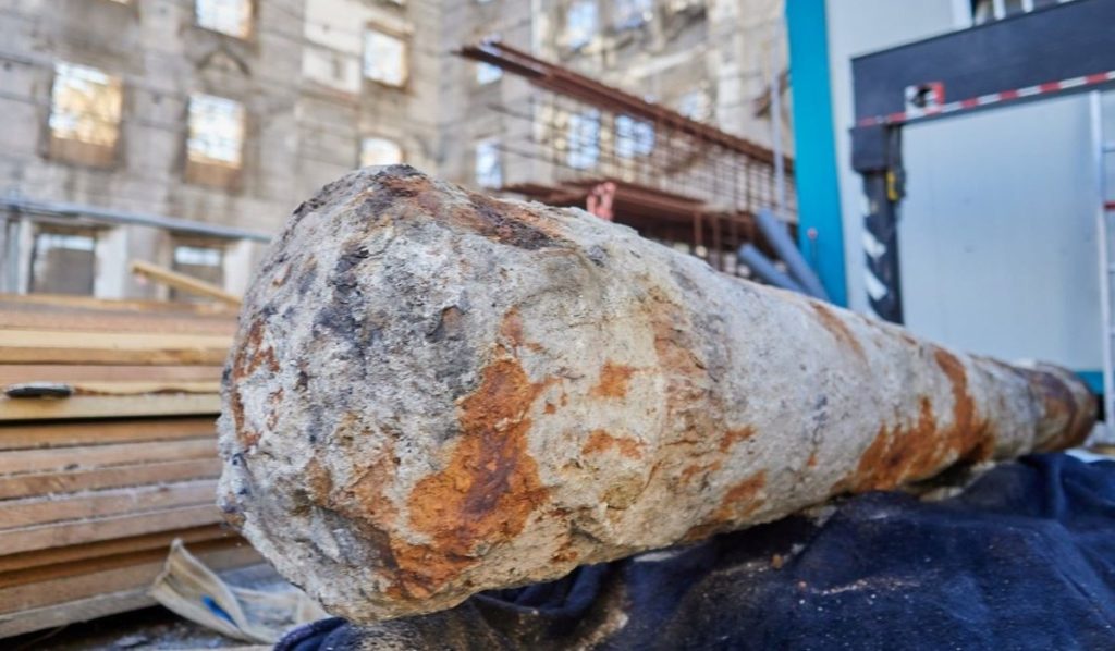 Hallazgo histórico en Santa Cruz: localizan un cañón de 3 toneladas junto al Cabildo de Tenerife
