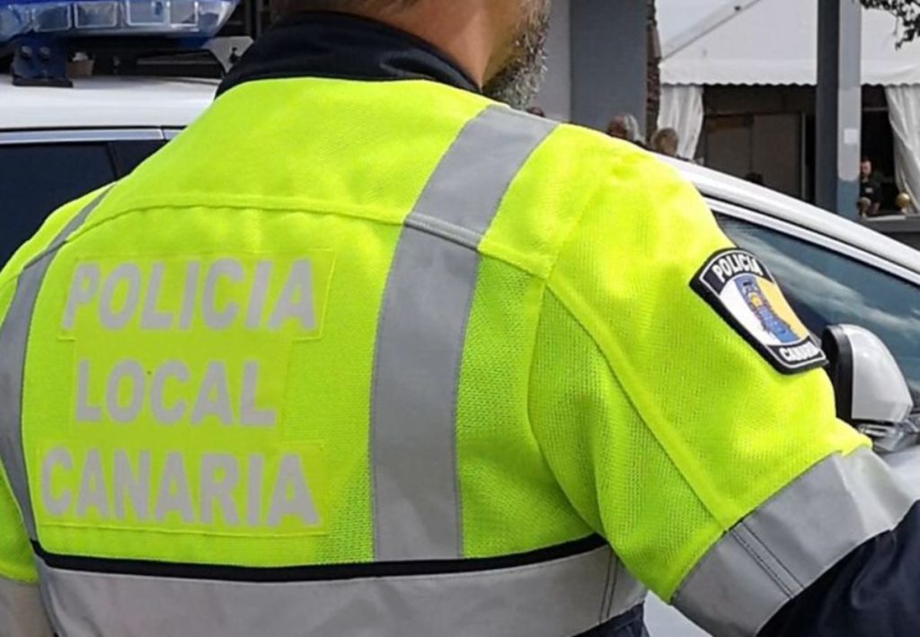 Persecución de película en Jinámar: huida, choques y fuga a pie