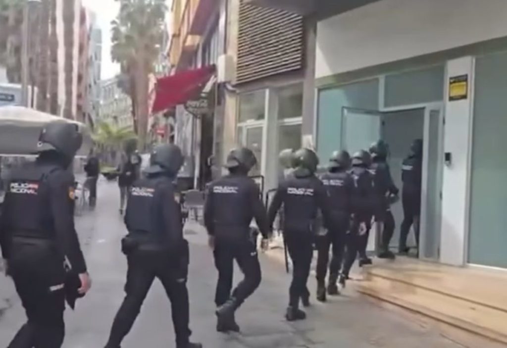 La Policía Nacional desmantela un punto de venta de droga en una de las calles más turísticas de Santa Cruz de Tenerife