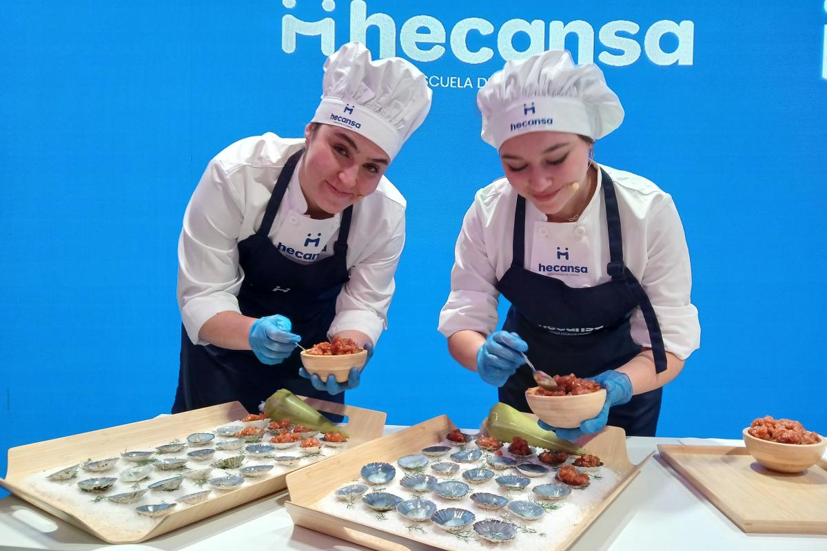 Actividad de estudiantes de Hecansa en Fitur 2025