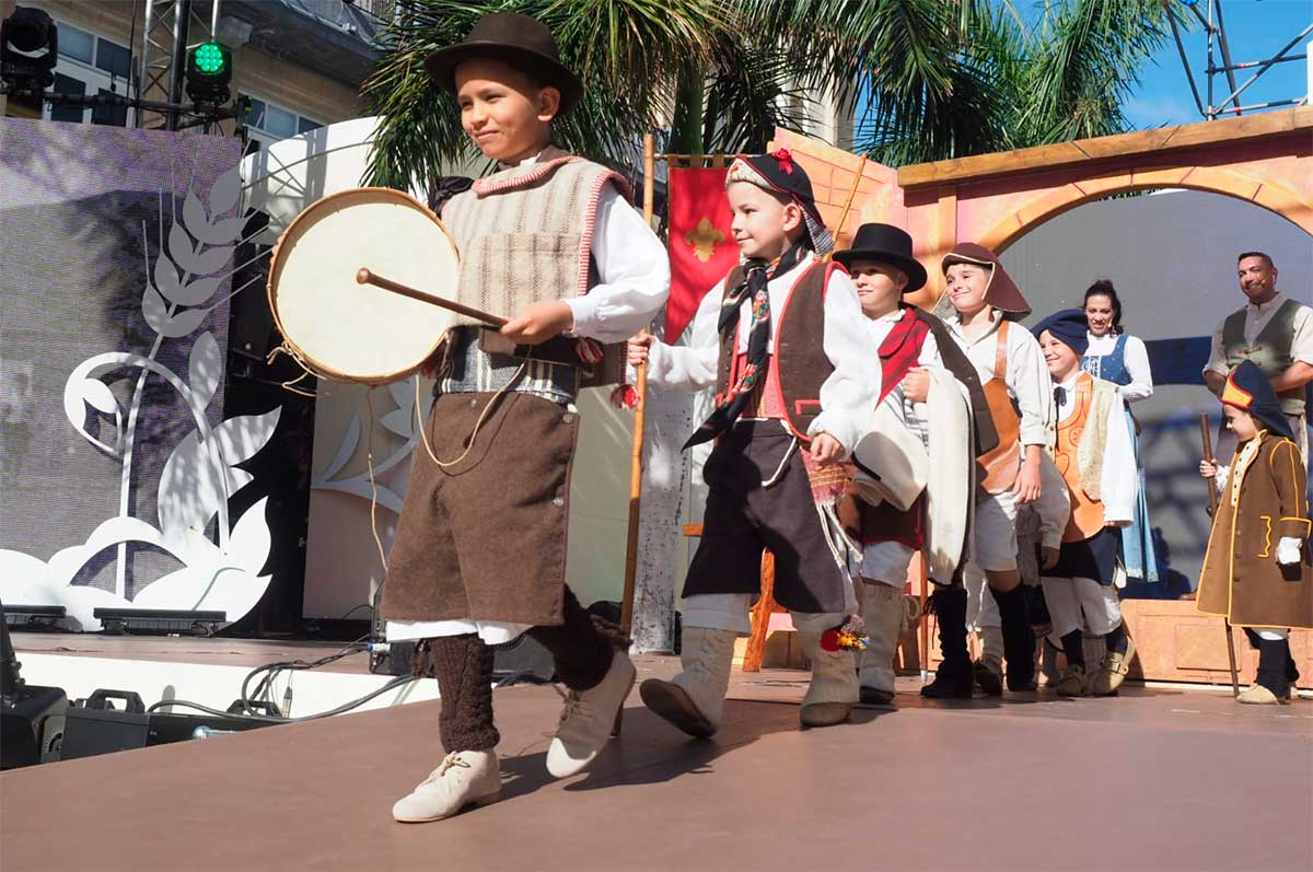 Alejandro Ramos Sánchez y Martina Torres Navarro, elegidos Mago y Maga Infantil de las Fiestas de Mayo