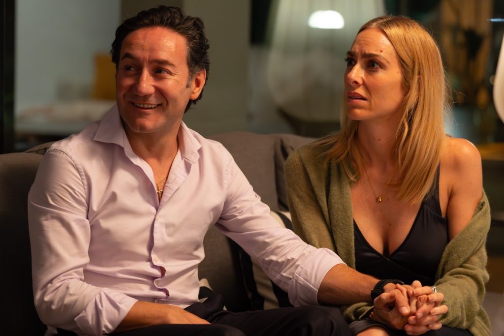 Carlos Santos y Kira Miró interpretan a una pareja en crisis en Solos, de Guillermo Ríos. 