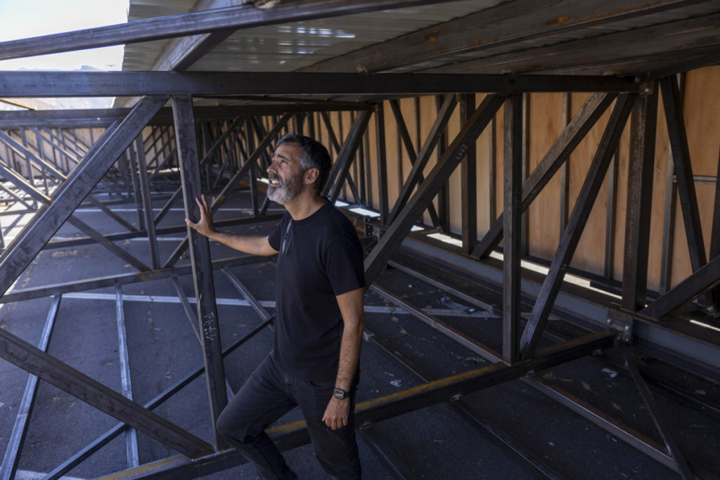 El altar del papa León XIV en Tenerife se construirá con madera de cayucos