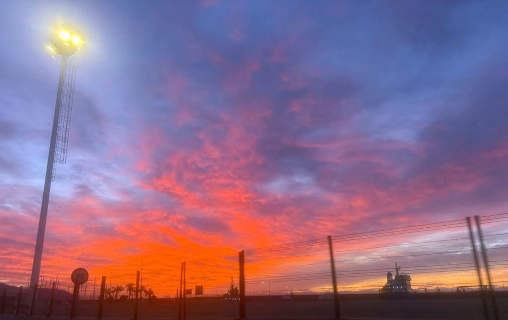 Amanecer de fuego en Canarias: ¿por qué hemos tenido hoy una imagen tan espectacular?