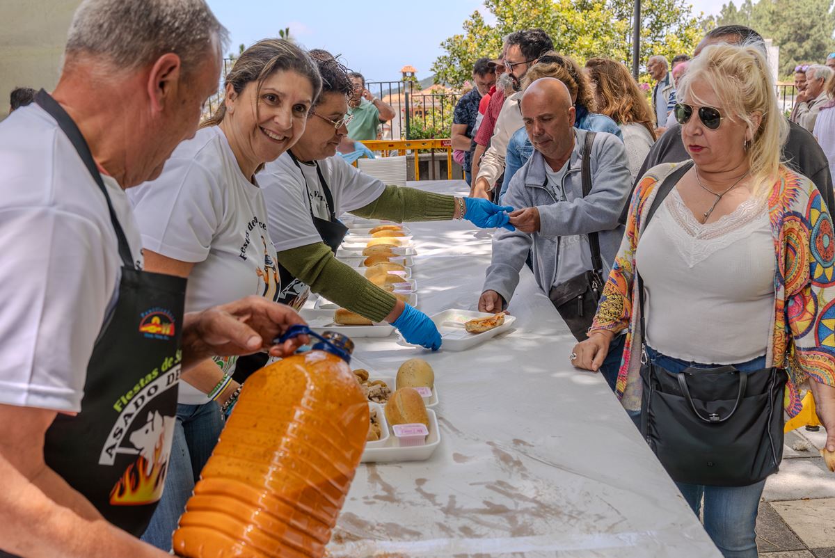 El Asado del Cochino: 400 kilos de carne, 100 de papas y es gratis