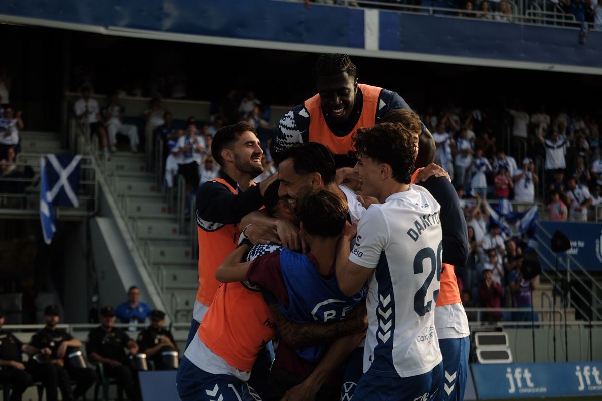 El CD Tenerife despierta de su pesadilla un año después