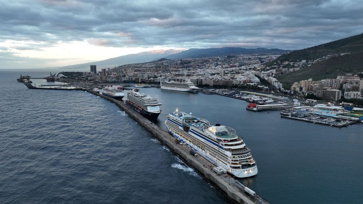 La Autoridad Portuaria en Tenerife no tiene por ahora "ningún tipo de petición" para el atraque del crucero del hantavirus