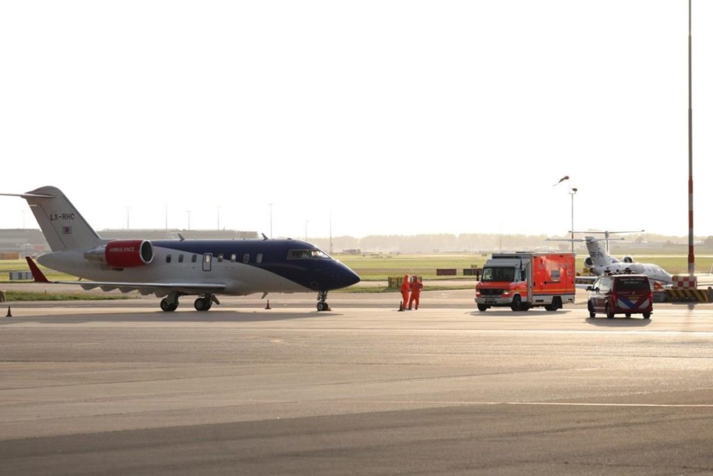 Hantavirus.- Trasladados a Ámsterdam los dos contagiados que pararon en Canarias, en un nuevo avión medicalizado