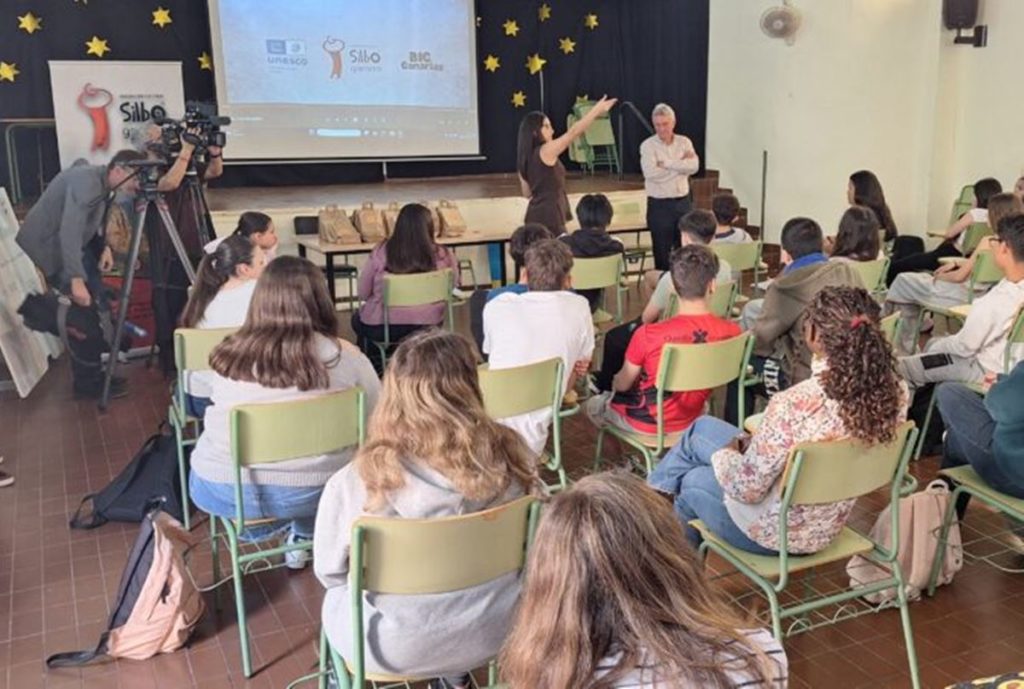 Cierran el único Bachillerato de Artes de La Gomera: los alumnos que quieran, tendrán que hacerlo en Tenerife: "Es injusto"